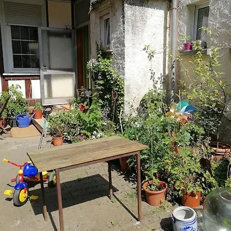 Am Nibelungensteig Unter Der Burg *