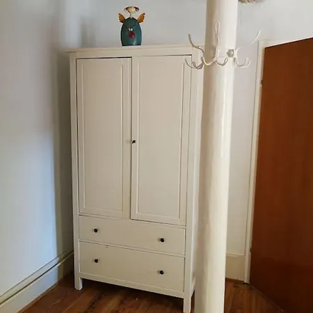 Am Nibelungensteig Unter Der Burg *