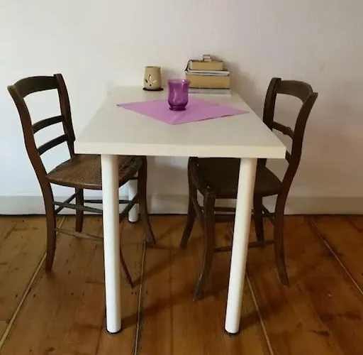 Am Nibelungensteig Unter Der Burg *